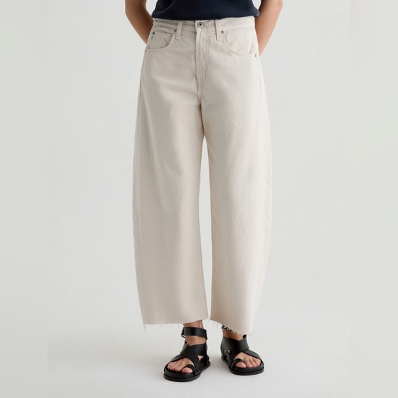 Ag Adriano Goldschmied Denim - Ag Adriano Goldschmied Hattie Crop Jean High-Rise Barrel in Opal Stone size 27